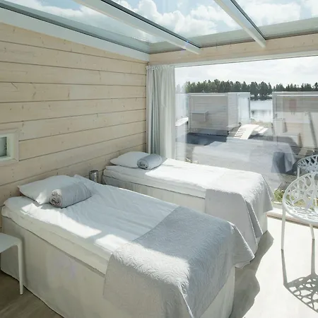 Seaside Glass Resort Kemi