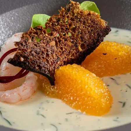 Seaside Glass Lomakeskus 4*