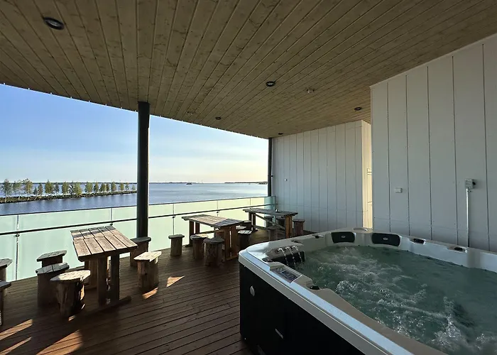 Seaside Glass 4* كيمي