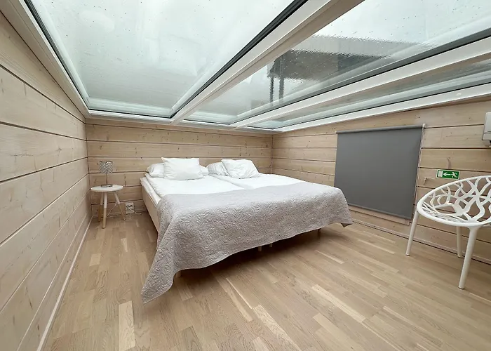 منتجع Seaside Glass 4*